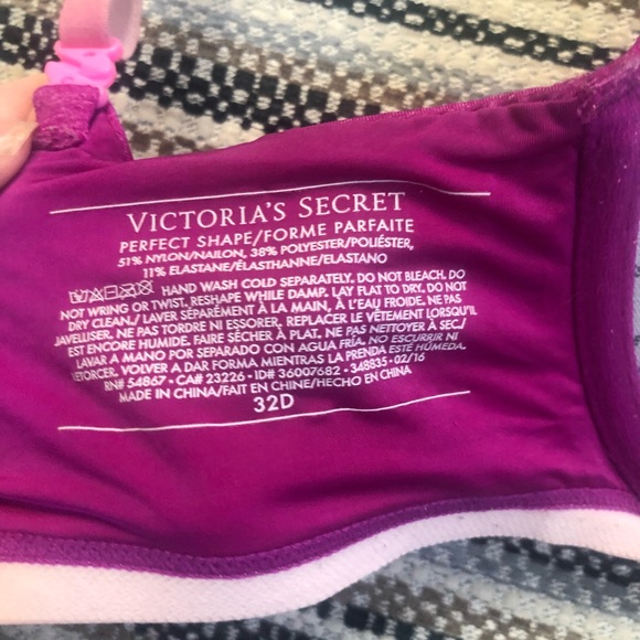 Victoria’s Secret 32D bra in Perfect Shape Design plus an extra bralette - Picture 3 of 11